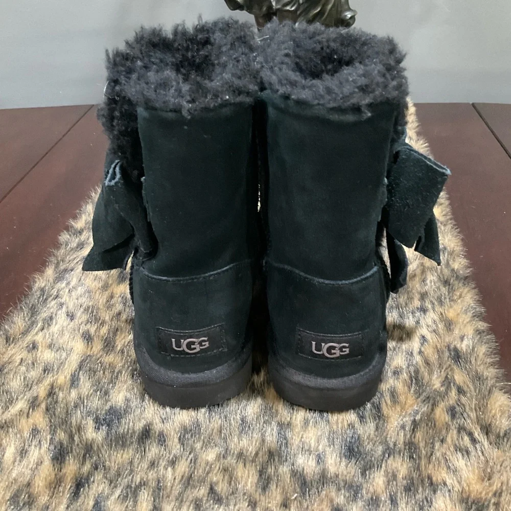 UGG ONE SIDE BOW‎ LEATHER BOOTS